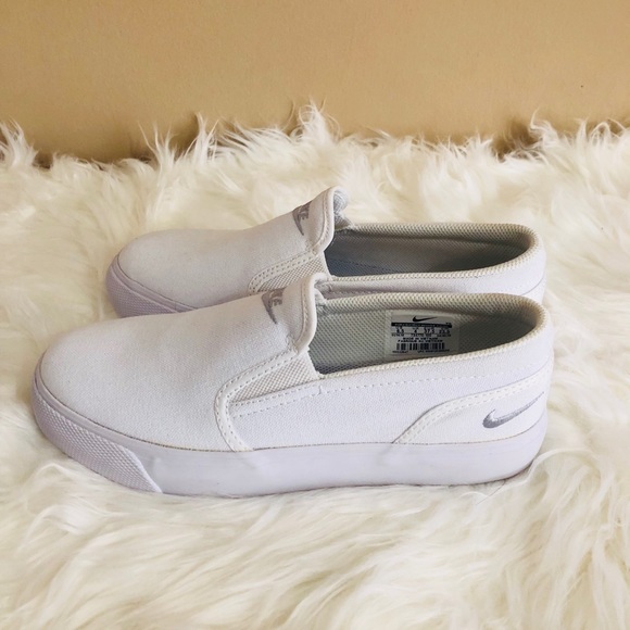 nike toki slip on womens white